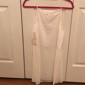 White top, split design